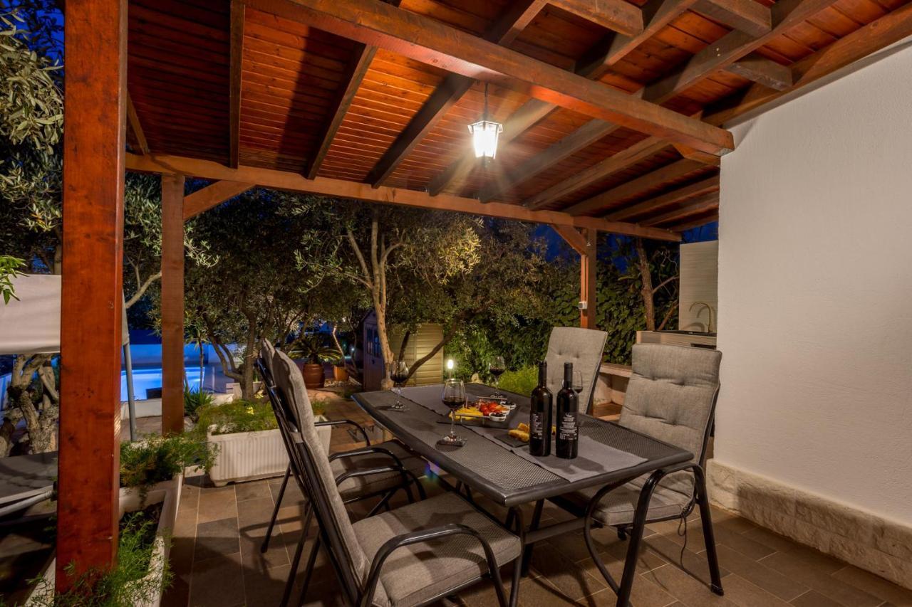 Вілла House Oliva With Private Pool And Large Garden Старий Град Екстер'єр фото