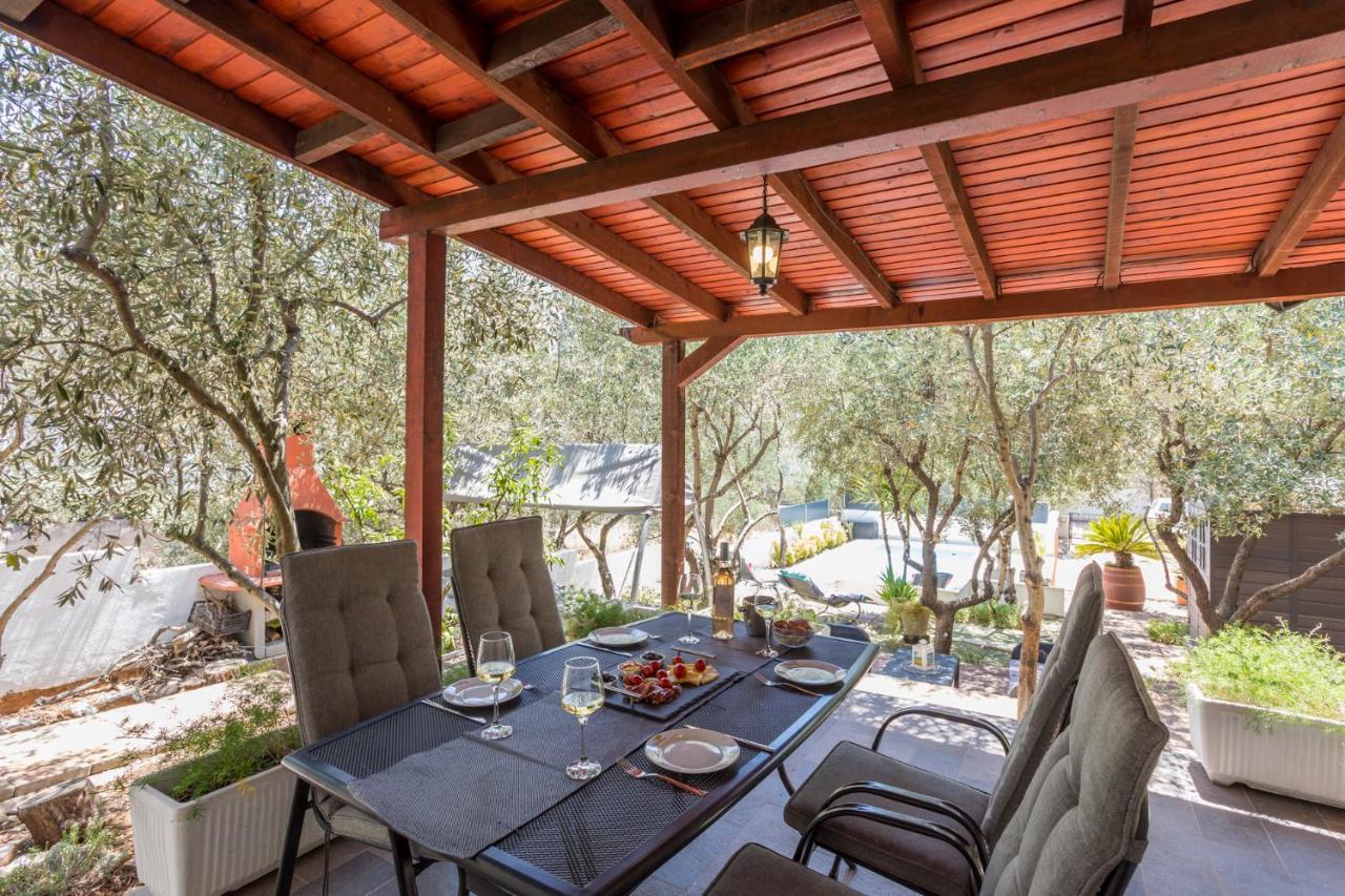 Вілла House Oliva With Private Pool And Large Garden Старий Град Екстер'єр фото